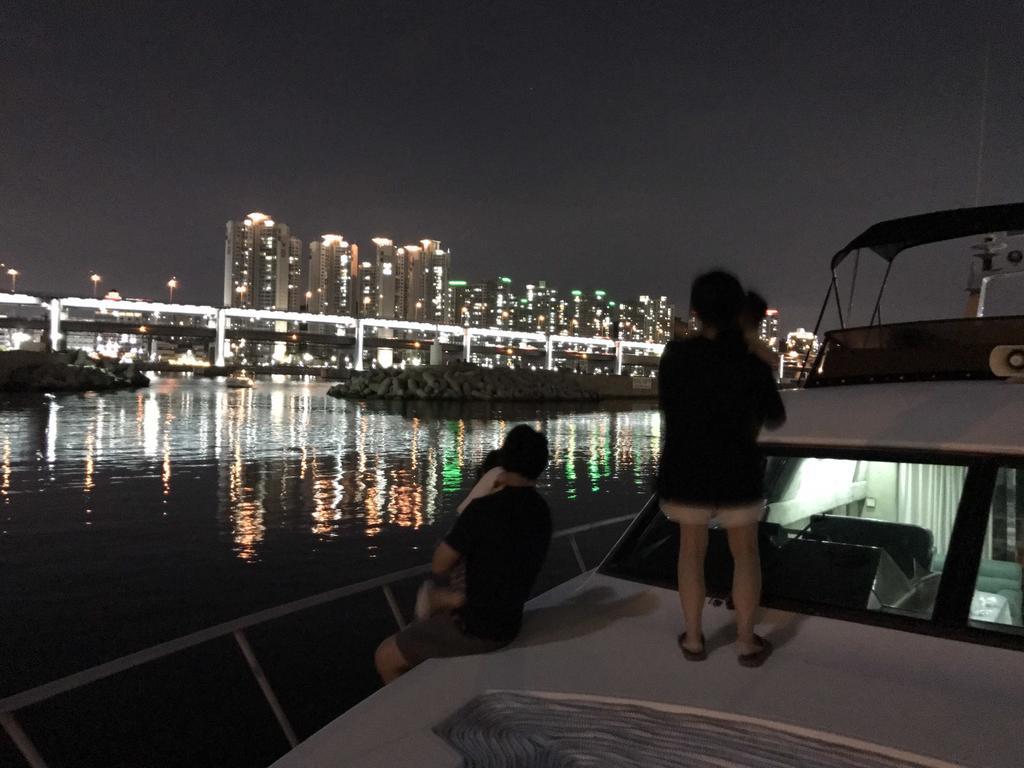 Hotel Sea And Yacht à Busan Extérieur photo