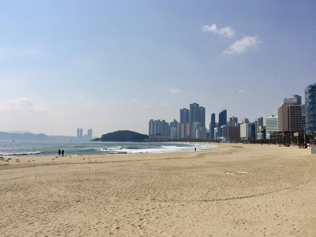 Hotel Sea And Yacht à Busan Extérieur photo